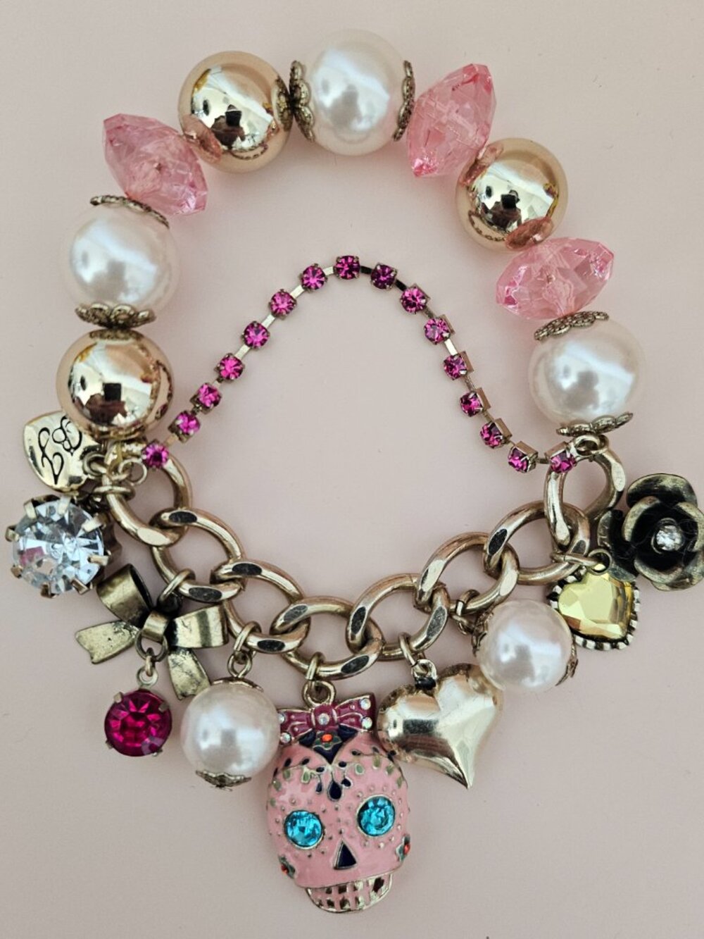 Betsey Johnson Pink Skull Charm Bracelet Pearl Crystal Antique Gold Tone - Picture 3 of 3